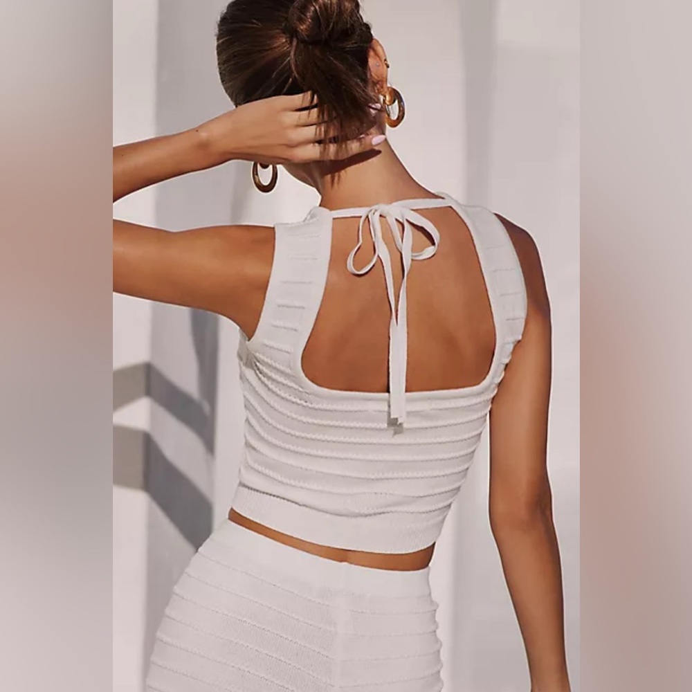 Lulu's Chic Ribbed Crop Top Sweater - Picture 2 of 7